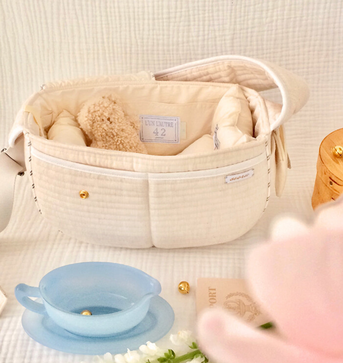 Seoru-Classic shell pet bag: M beige) [Seoru-经典SlingBag单肩包:M号米白] image 3
