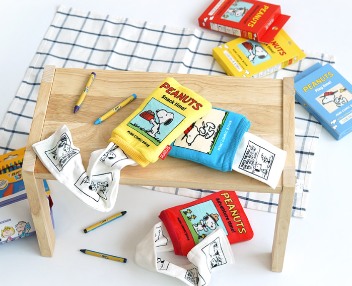 Snoopy Mini Comic Book Toy[韩国Snoopy联名迷你漫画玩具] image 0